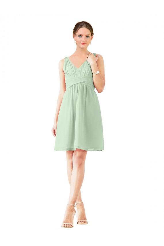 Vert Sauge Trapèze Col V Mousseline Courte Robes demoiselle d'honneur / Robes de cocktail en Ligne